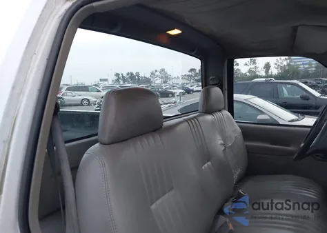 1998 Chevrolet C2500 Fleetside из США, поврежденный, VIN 1GCGC24R1WE119911